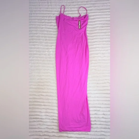 SKIMS Fits Everybody Corded Lace Long Slip Dress Size Large in Neon Orchid  NWT - Picture 5 of 15